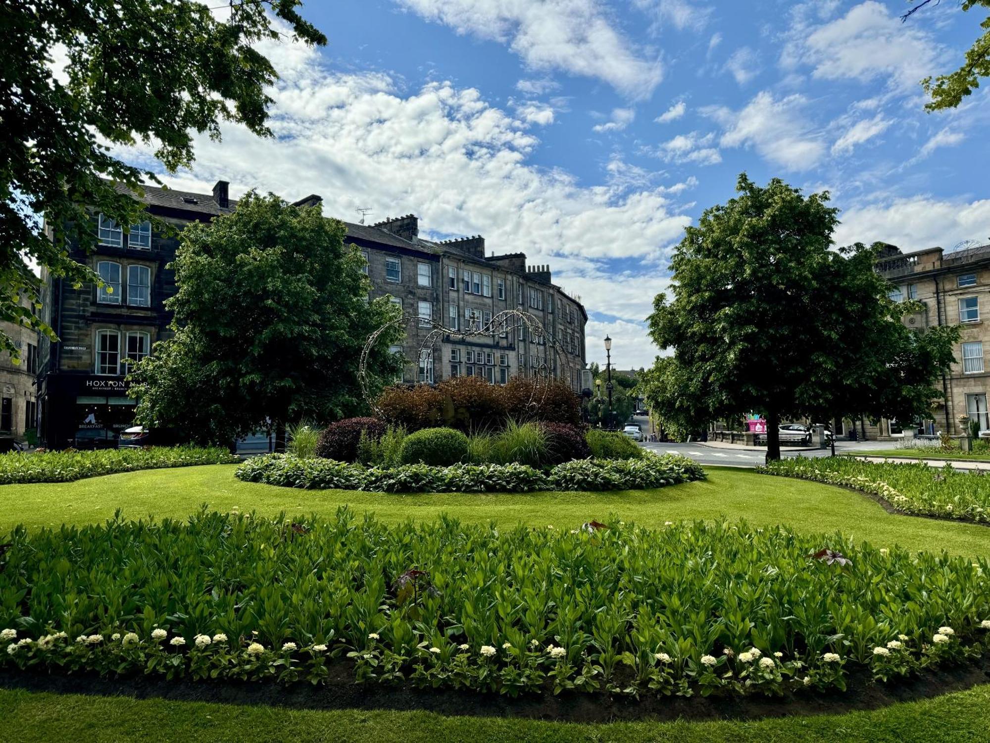 The Crown View - Luxury Apartment - Free Parking Nearby Harrogate Exterior foto