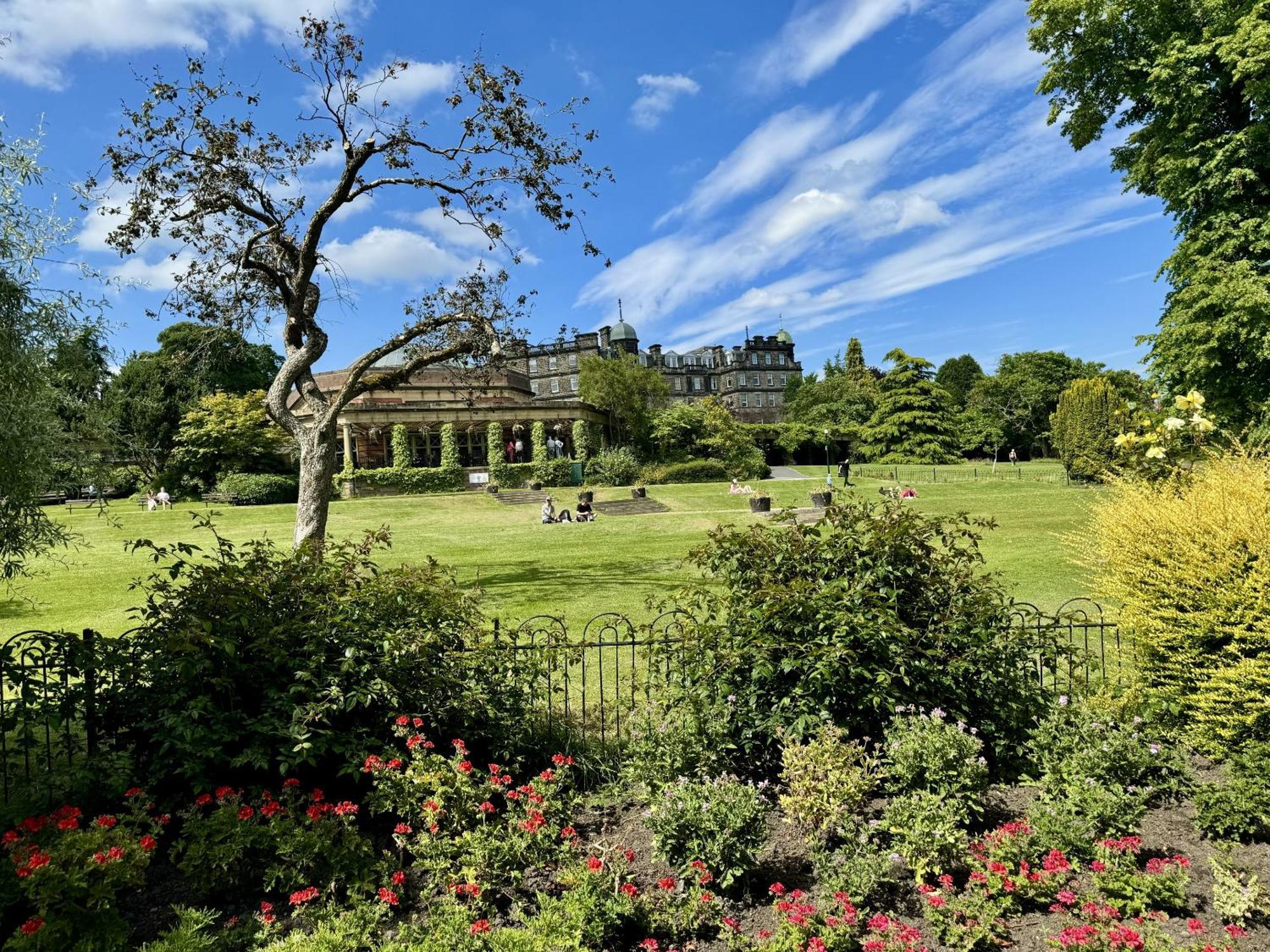The Crown View - Luxury Apartment - Free Parking Nearby Harrogate Exterior foto